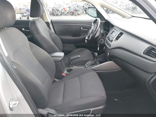KIA Rondo Lx 2014 KNAHT8A31E7055425 Image 5
