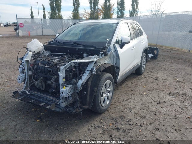Toyota RAV4 LE 2020 2T3B1RFV6LW112170 Image 2