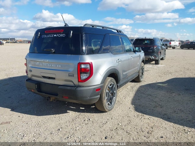 Ford Bronco Sport Outer Banks 2022 3FMCR9C66NRD88555 Image 4