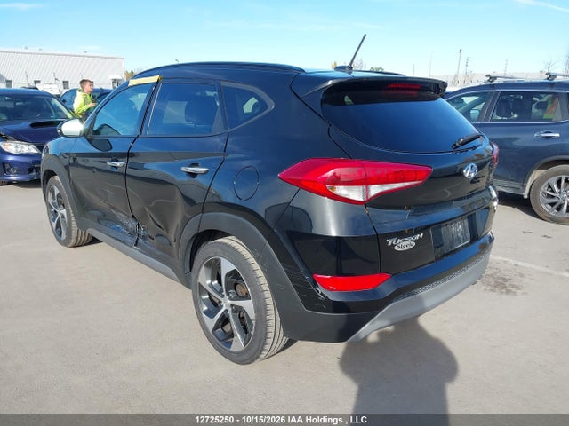 KM8J3CA27HU339402 Hyundai TUCSON SE