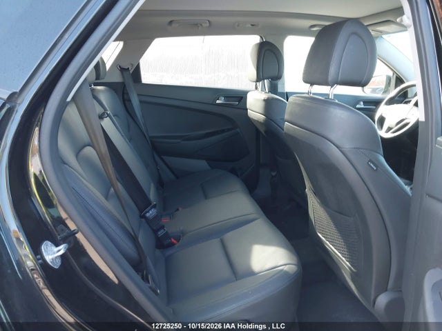 KM8J3CA27HU339402 Hyundai TUCSON SE