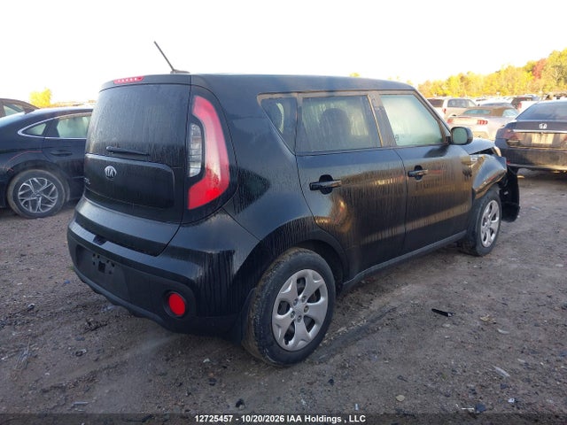 2018 Kia Soul მანქანა იყიდება აუქციონზე, vin: KNDJN2A26J7525946, აუქციონის ნომერი: 12725457