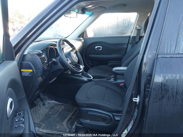 2018 Kia Soul მანქანა იყიდება აუქციონზე, vin: KNDJN2A26J7525946, აუქციონის ნომერი: 12725457