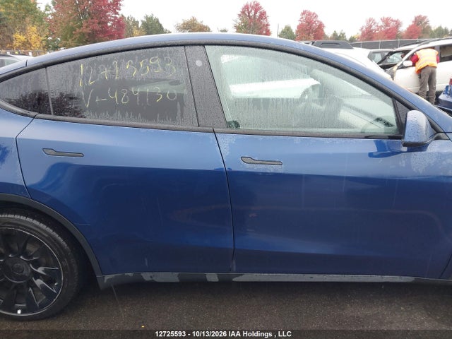 Tesla Model Y 2022 7SAYGDEE0NF484130 Image 12