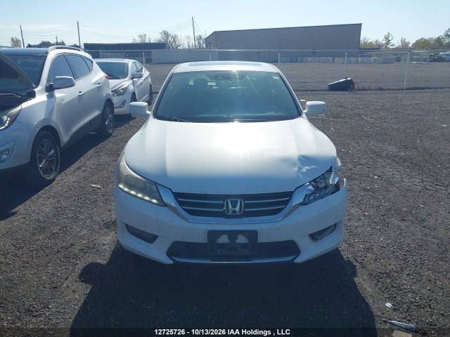 Honda Accord Touring 2015 1HGCR3F92FA801656 Image 12