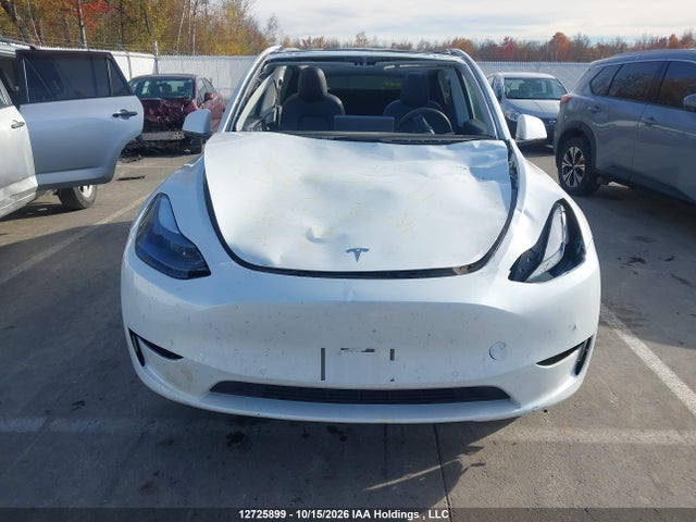 Tesla Model Y Long Range 2022 7SAYGAEE2NF465433 Image 13