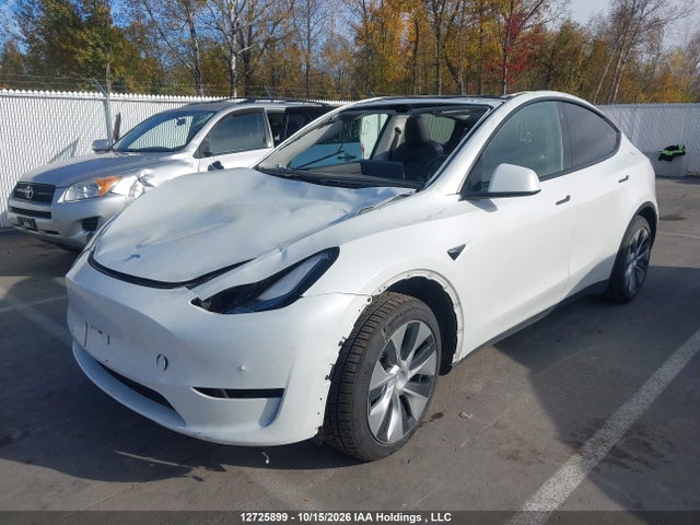 Tesla Model Y Long Range 2022 7SAYGAEE2NF465433 Image 2