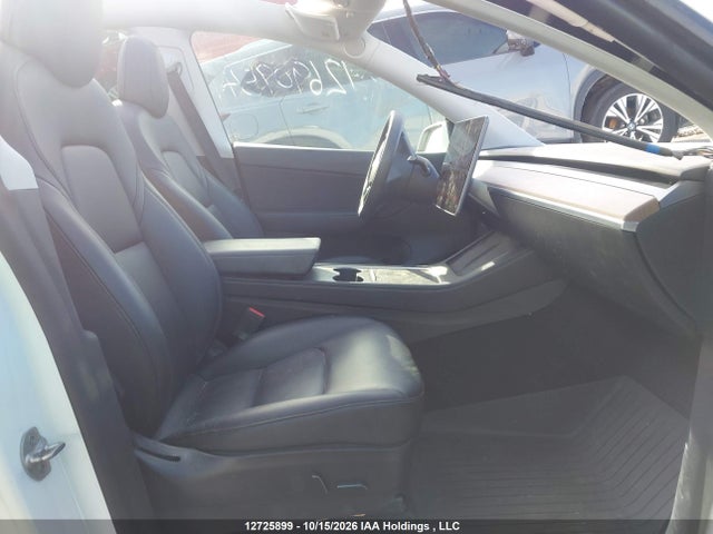 Tesla Model Y Long Range 2022 7SAYGAEE2NF465433 Image 5