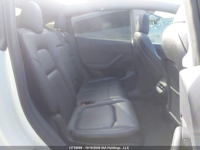 Tesla Model Y Long Range 2022 7SAYGAEE2NF465433 Image 8