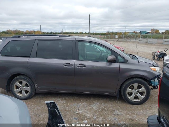 5TDKK3DC4ES507528 Toyota SIENNA LE