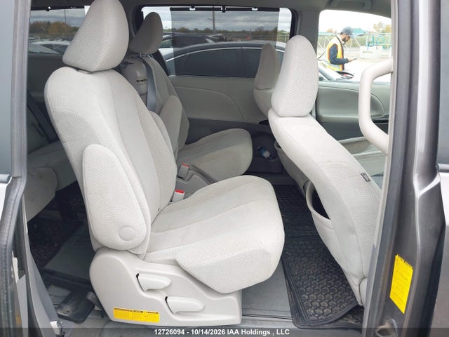 5TDKK3DC4ES507528 Toyota SIENNA LE