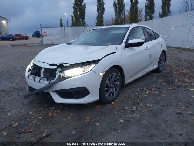 Honda Civic 2018 2HGFC2F82JH010277 Image 2