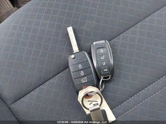 KIA Sorento Lx/l 2018 5XYPGDA33JG354102 Image 9