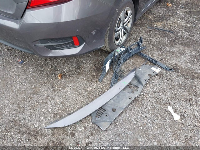 Honda Civic 2018 2HGFC2F52JH016215 Image 12
