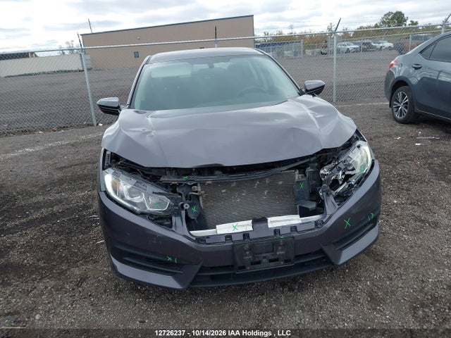 Honda Civic 2018 2HGFC2F52JH016215 Image 13