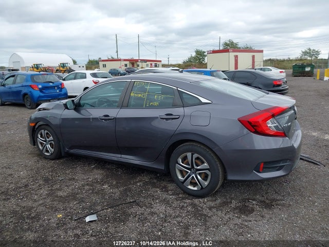Honda Civic 2018 2HGFC2F52JH016215 Image 15