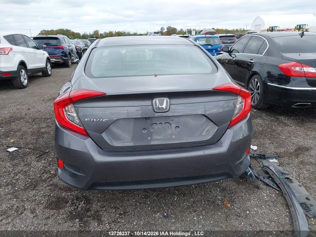 Honda Civic 2018 2HGFC2F52JH016215 Image 17