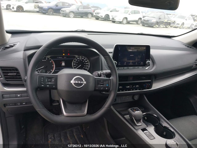 JN8BT3BB0TW094225 Nissan ROGUE SV