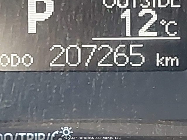 2T1BURHE9JC973015 Toyota COROLLA LE