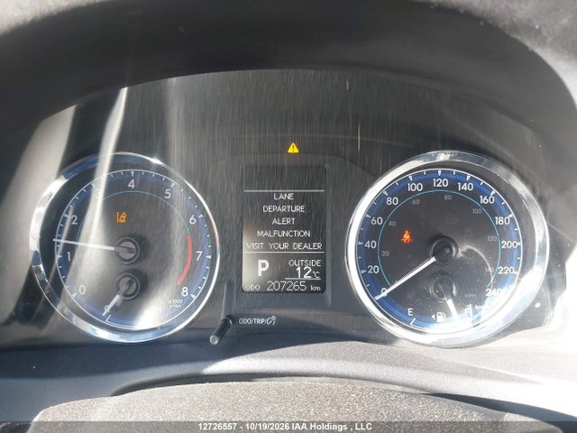 2T1BURHE9JC973015 Toyota COROLLA LE