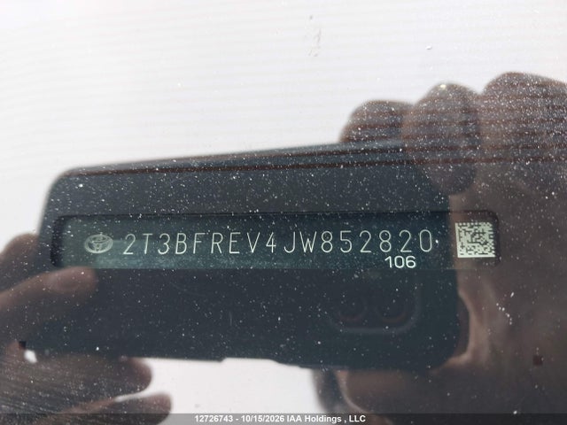 2T3BFREV4JW852820 Toyota RAV4