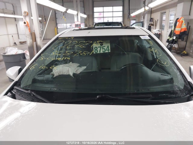 2T1BURHE6FC368781 Toyota COROLLA LE