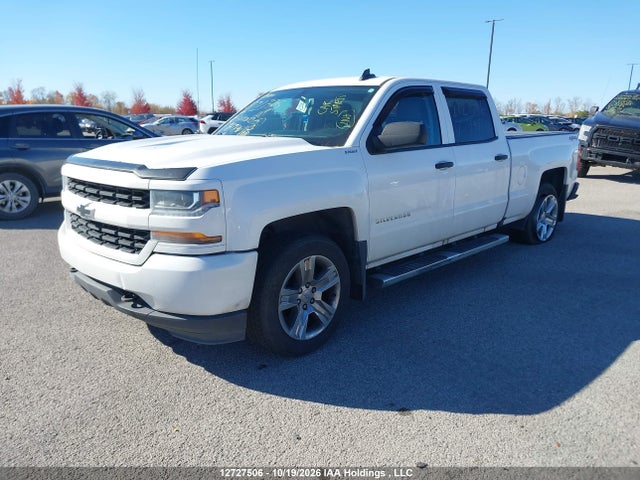 Chevrolet Silverado 1500 Custom 2018 3GCUKPEC0JG447898 Image 2