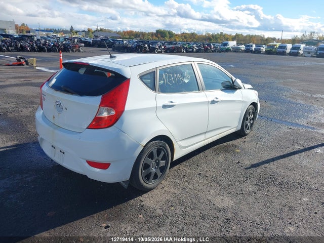 12719414 :رقم المزاد ، KMHCT5AE3EU177648 vin ، 2014 Hyundai Accent Gl مزاد بيع