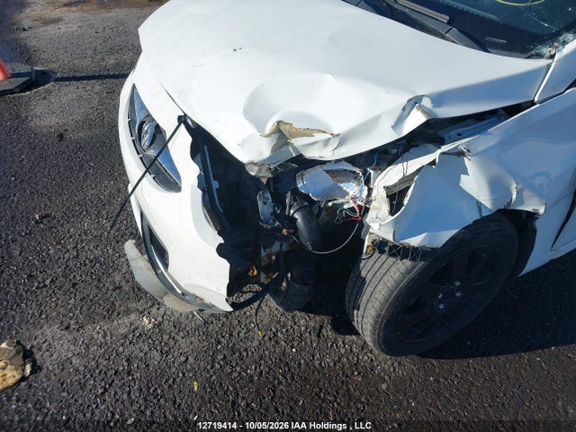 12719414 :رقم المزاد ، KMHCT5AE3EU177648 vin ، 2014 Hyundai Accent Gl مزاد بيع