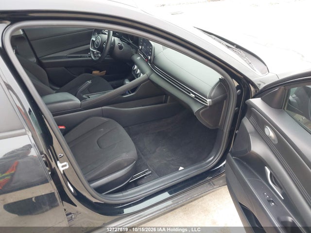 KMHLM4AG1NU229237 Hyundai ELANTRA SEL