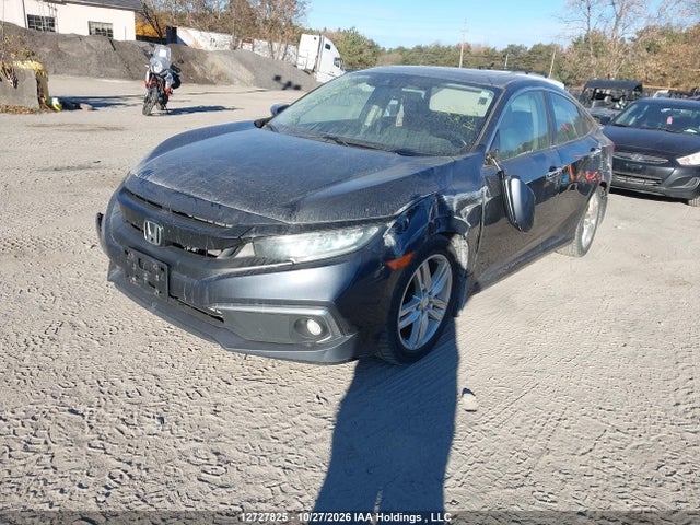 Honda Civic Touring 2019 2HGFC1F95KH105274 Image 2