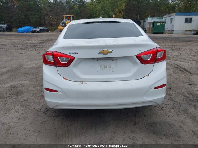1G1BE5SM2J7136090 Chevrolet Cruze Lt Auto