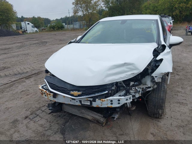 1G1BE5SM2J7136090 Chevrolet Cruze Lt Auto