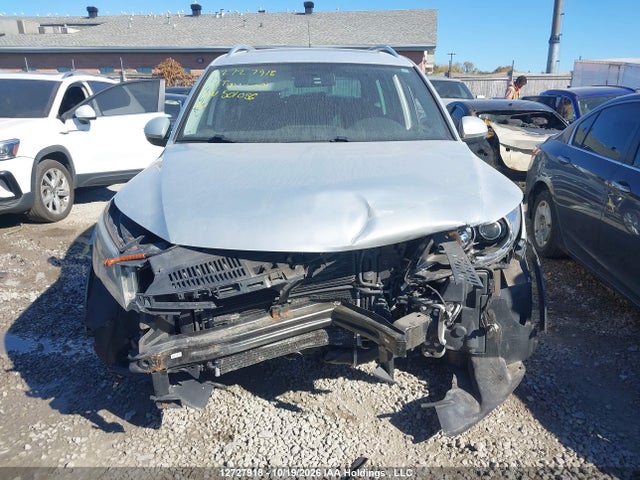 12727918 :رقم المزاد ، WVGBV7AX9AW501056 vin ، 2010 Volkswagen Tiguan 2.0 Tsi Comfortline/2.0 Tsi Highline/2.0 Tsi Trendline مزاد بيع