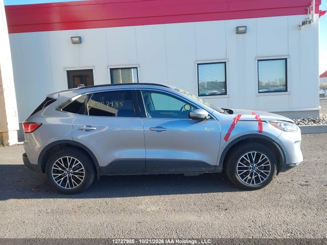 12727985 :رقم المزاد ، 1FMCU0LZ1NUA71182 vin ، 2022 Ford Escape Phev Titanium مزاد بيع