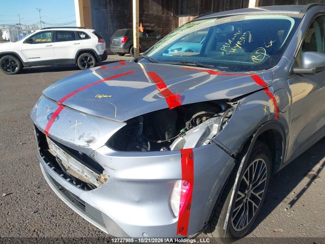 12727985 :رقم المزاد ، 1FMCU0LZ1NUA71182 vin ، 2022 Ford Escape Phev Titanium مزاد بيع