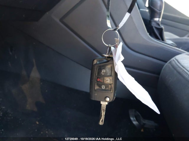 Продаж на аукціоні авто 2018 Volkswagen Tiguan Trendline, vin: 3VV1B7AX3JM158836, номер лоту: 12728049