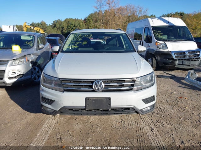 Продаж на аукціоні авто 2018 Volkswagen Tiguan Trendline, vin: 3VV1B7AX3JM158836, номер лоту: 12728049