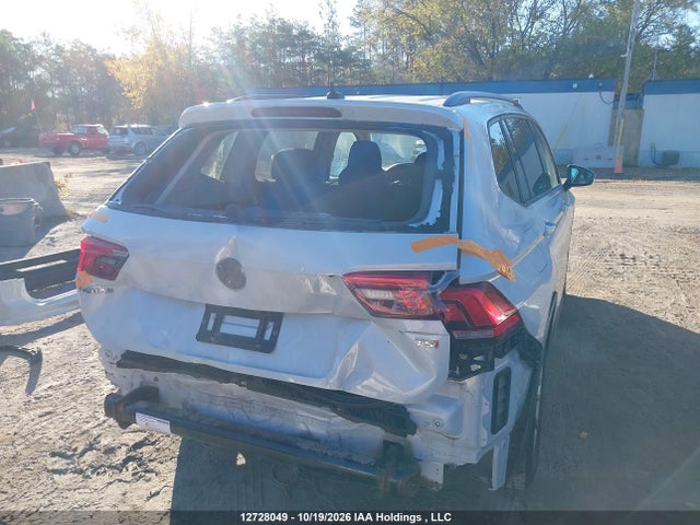Продаж на аукціоні авто 2018 Volkswagen Tiguan Trendline, vin: 3VV1B7AX3JM158836, номер лоту: 12728049