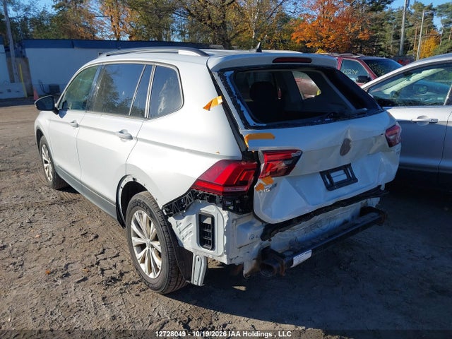 Продаж на аукціоні авто 2018 Volkswagen Tiguan Trendline, vin: 3VV1B7AX3JM158836, номер лоту: 12728049