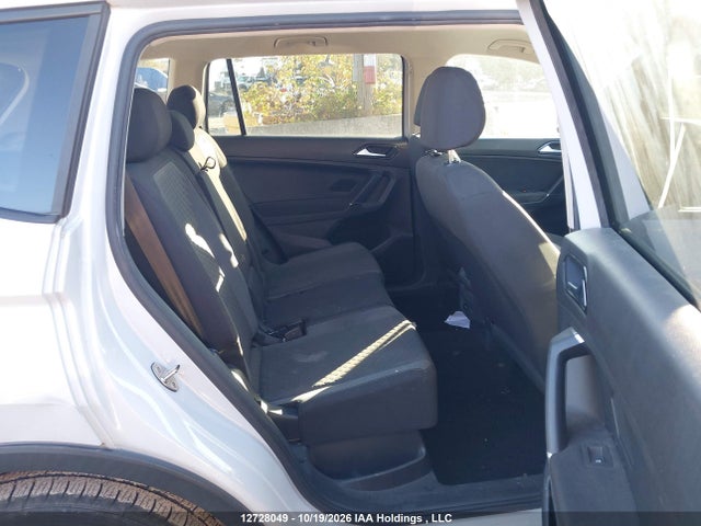 Продаж на аукціоні авто 2018 Volkswagen Tiguan Trendline, vin: 3VV1B7AX3JM158836, номер лоту: 12728049
