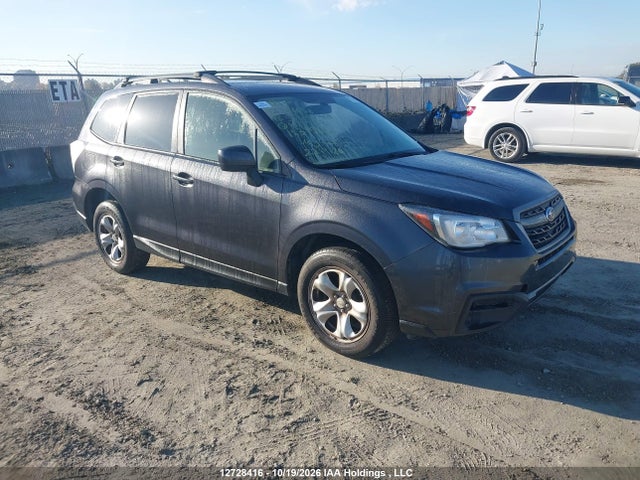 12728416 :رقم المزاد ، JF2SJEBC2JH477799 vin ، 2018 Subaru Forester 2.5i مزاد بيع