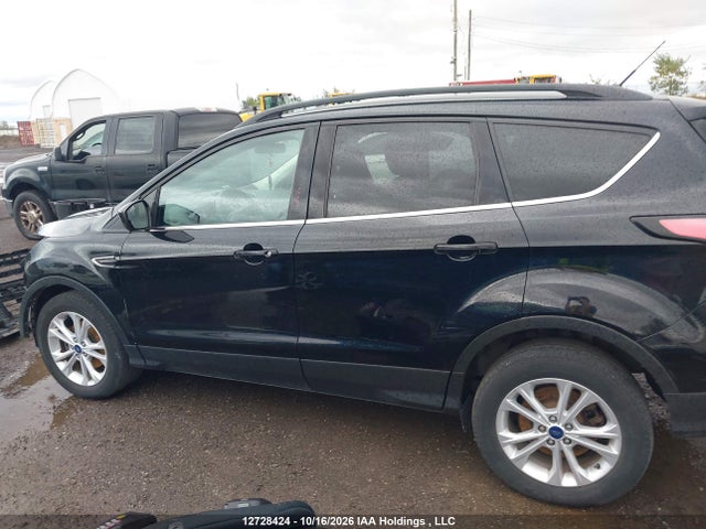 1FMCU0GD9JUA58995 Ford Escape