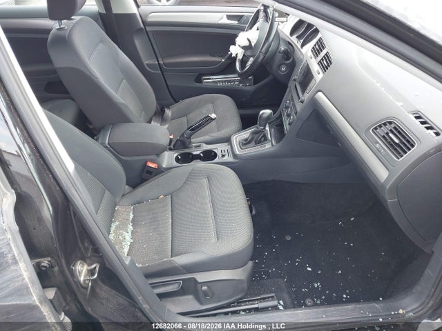 2016 Volkswagen Golf 1.8 Tsi Comfortline/1.8 Tsi Highline/1.8 Tsi Trendline მანქანა იყიდება აუქციონზე, vin: 3VW217AU0GM043967, აუქციონის ნომერი: 12682066