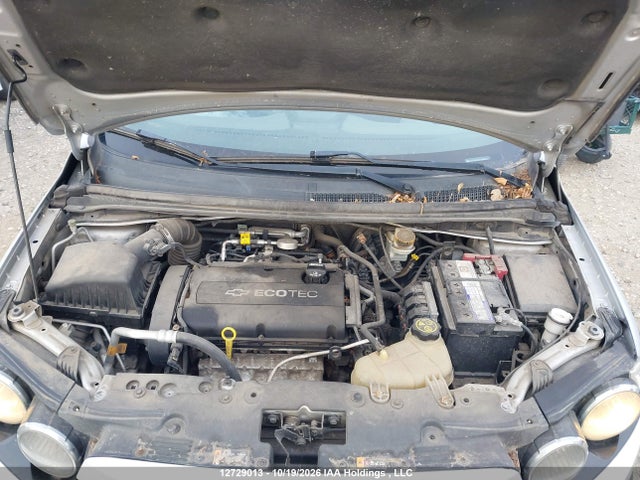 1G1JC5SH1F4202562 Chevrolet SONIC LT
