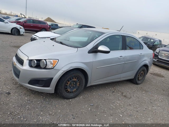 1G1JC5SH1F4202562 Chevrolet SONIC LT
