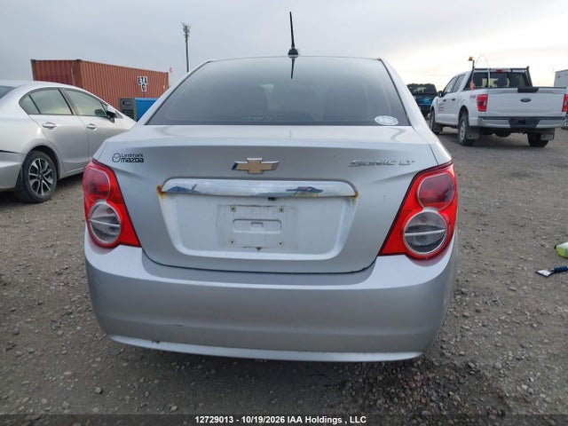 1G1JC5SH1F4202562 Chevrolet SONIC LT