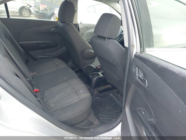1G1JC5SH1F4202562 Chevrolet SONIC LT