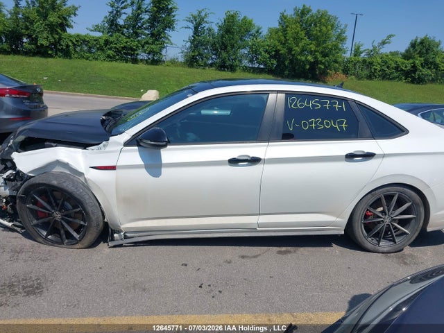 2024 Volkswagen Jetta Gli 40th Anniversary Edition მანქანა იყიდება აუქციონზე, vin: 3VW8T7BU1RM073047, აუქციონის ნომერი: 12645771
