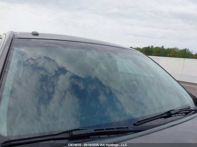 5TFDY5F19GX492388 Toyota Tundra Sr5 5.7l V8